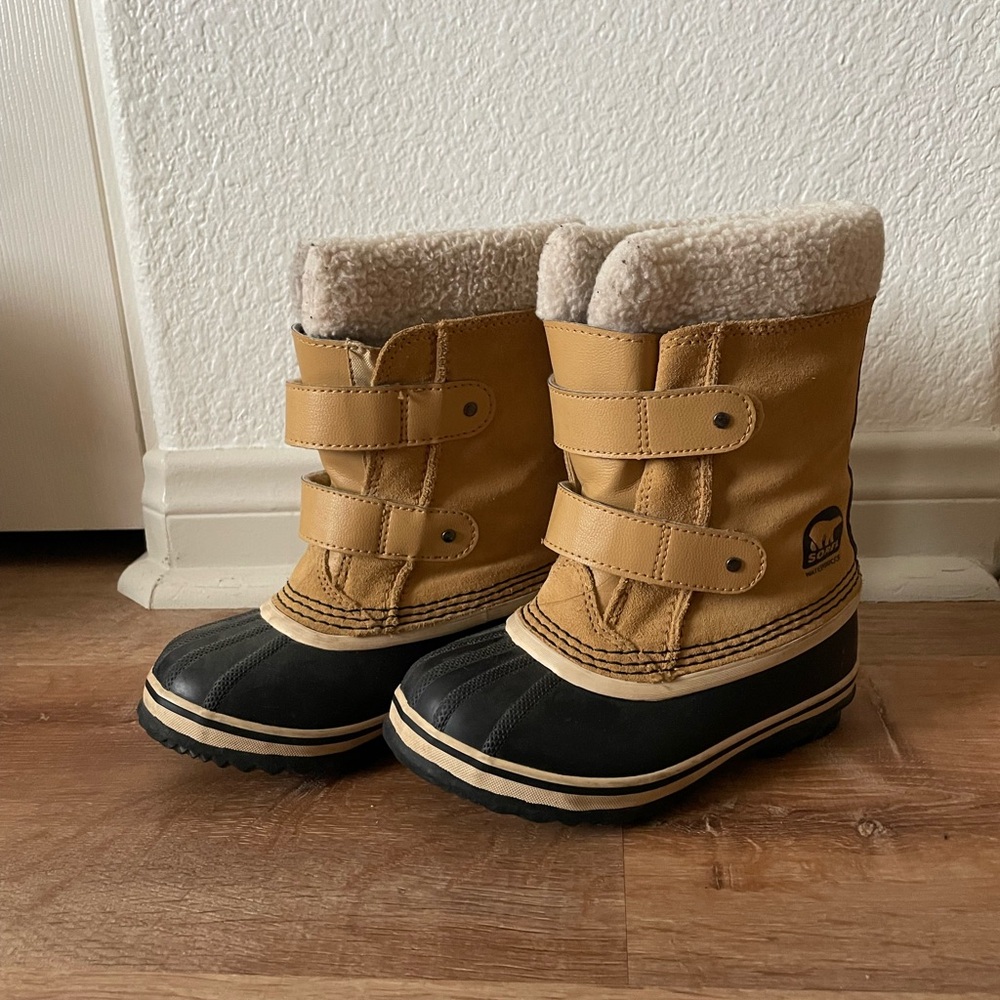 Sorel boots - size 12 kids - tan color
